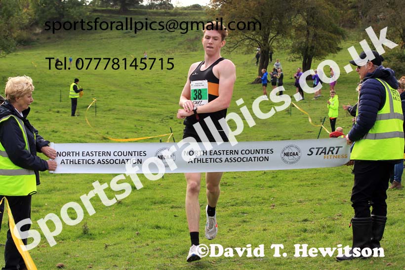 Senior men, 2022 NECAA Cross Country Relays, Thornley Hall Farm, Peterlee, County Durham, October 15th. Photo: David T. Hewitson/Sports for All Pics